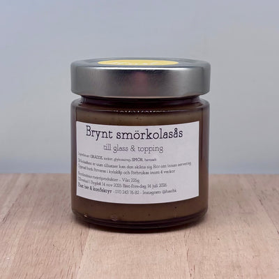 Brynt smörkolasås